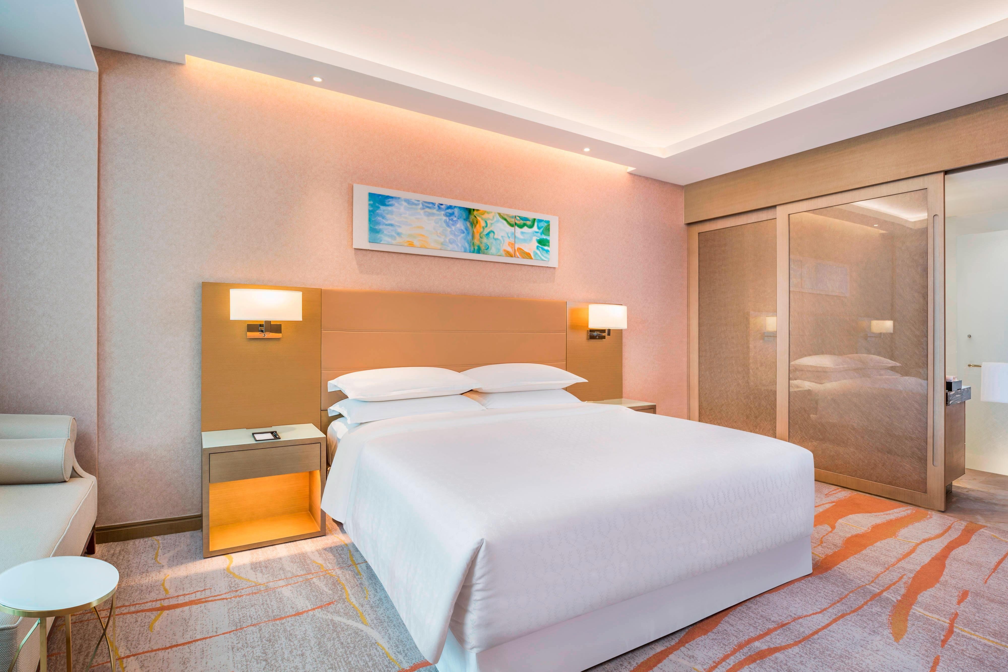 Sheraton Qingdao West Coast-guestroom-King Deluxe Guest Room.jpg