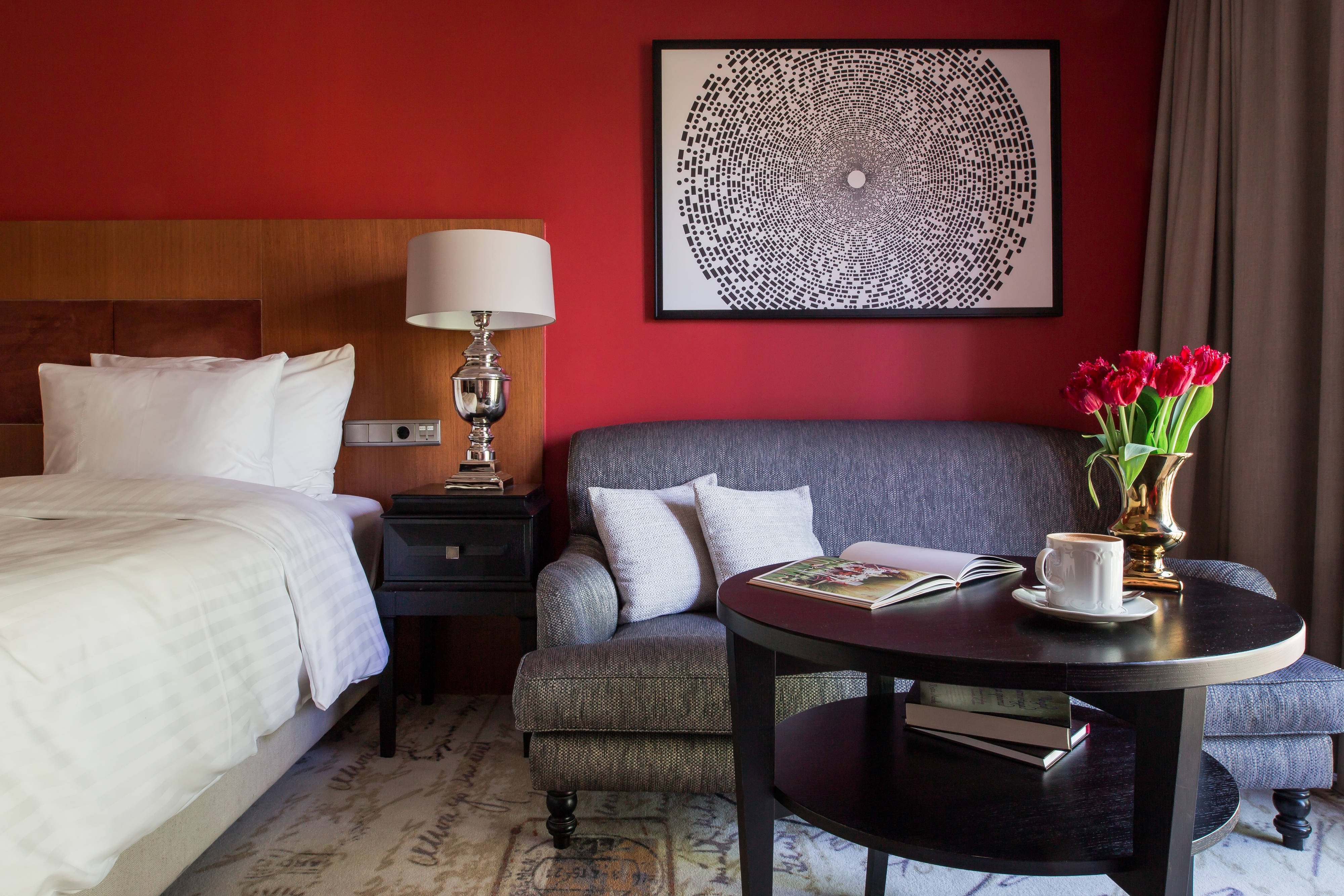Hotel Telegraaf Autograph Collection-guestroom-Twin/Twin Executive Guest Room Seating Area.jpg