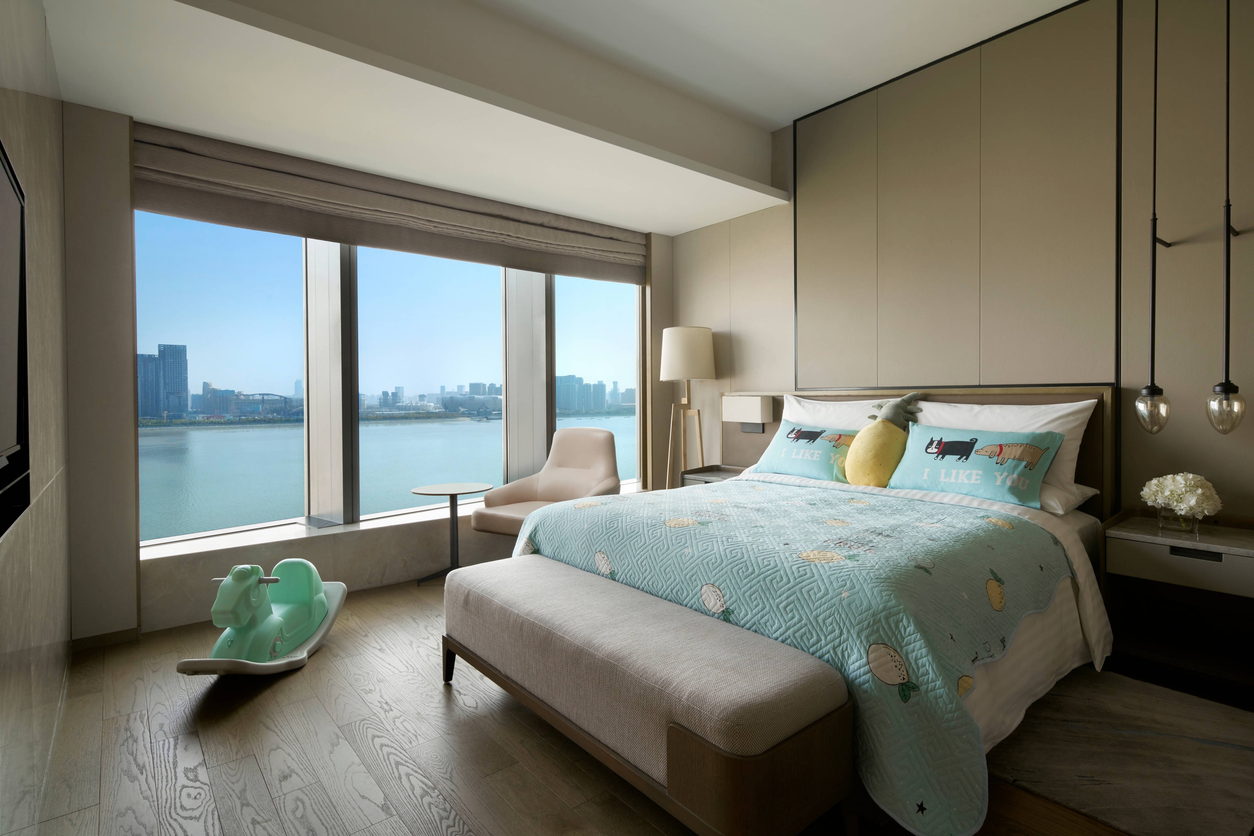 Hangzhou Marriott Hotel Qianjiang-guestroom-King Family Suite.jpg