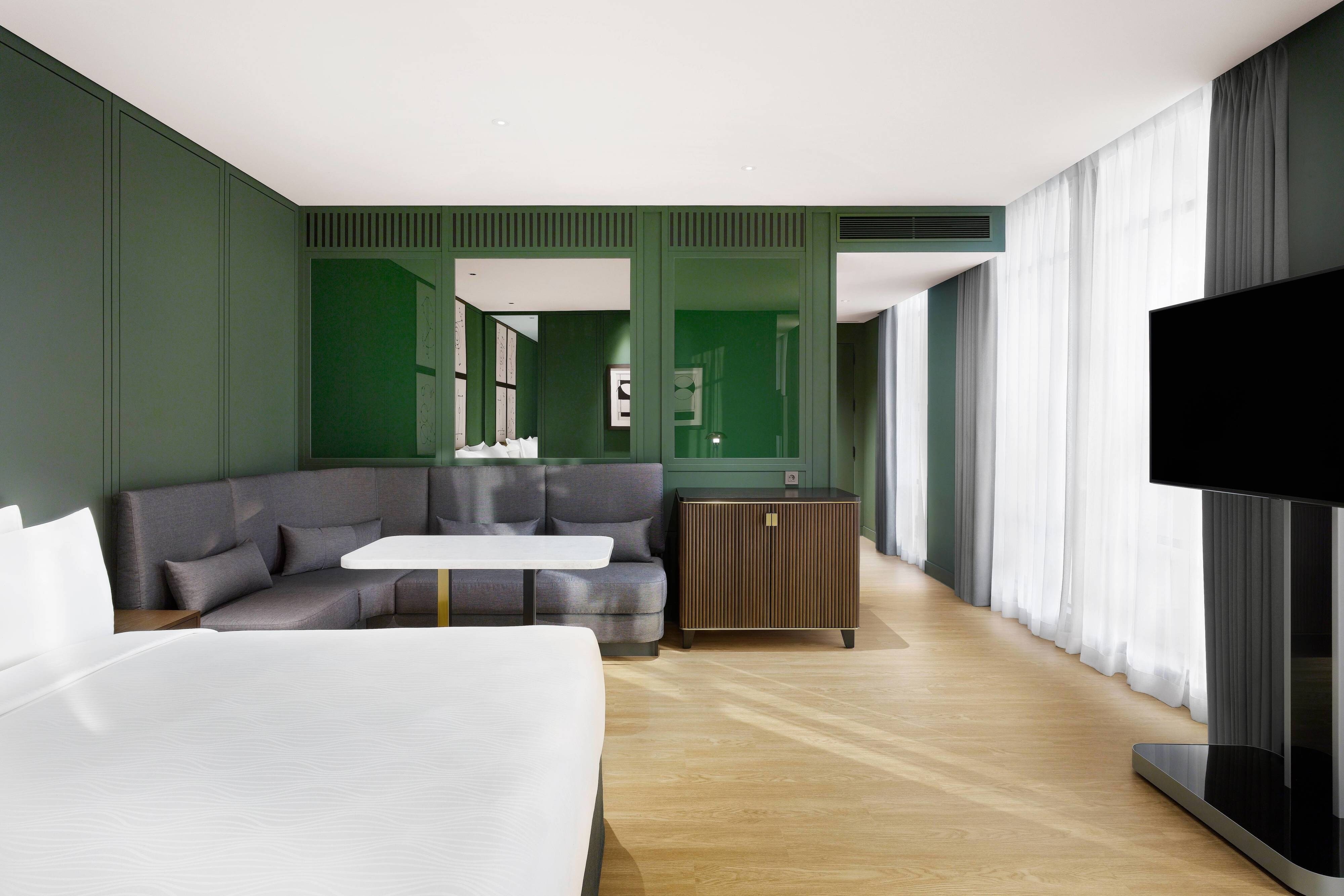 GRAVITYÂ JOSUN Seoul Pangyo Autograph Collection-guestroom-King Premier Deluxe Guest Room.jpg