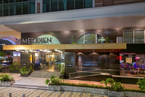 Entrance Le Meridien Panama