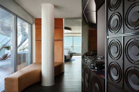 W BARCELONA - Photo 62