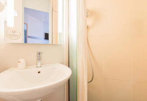 Hotel Colmar Vignobles Ouest Bathroom