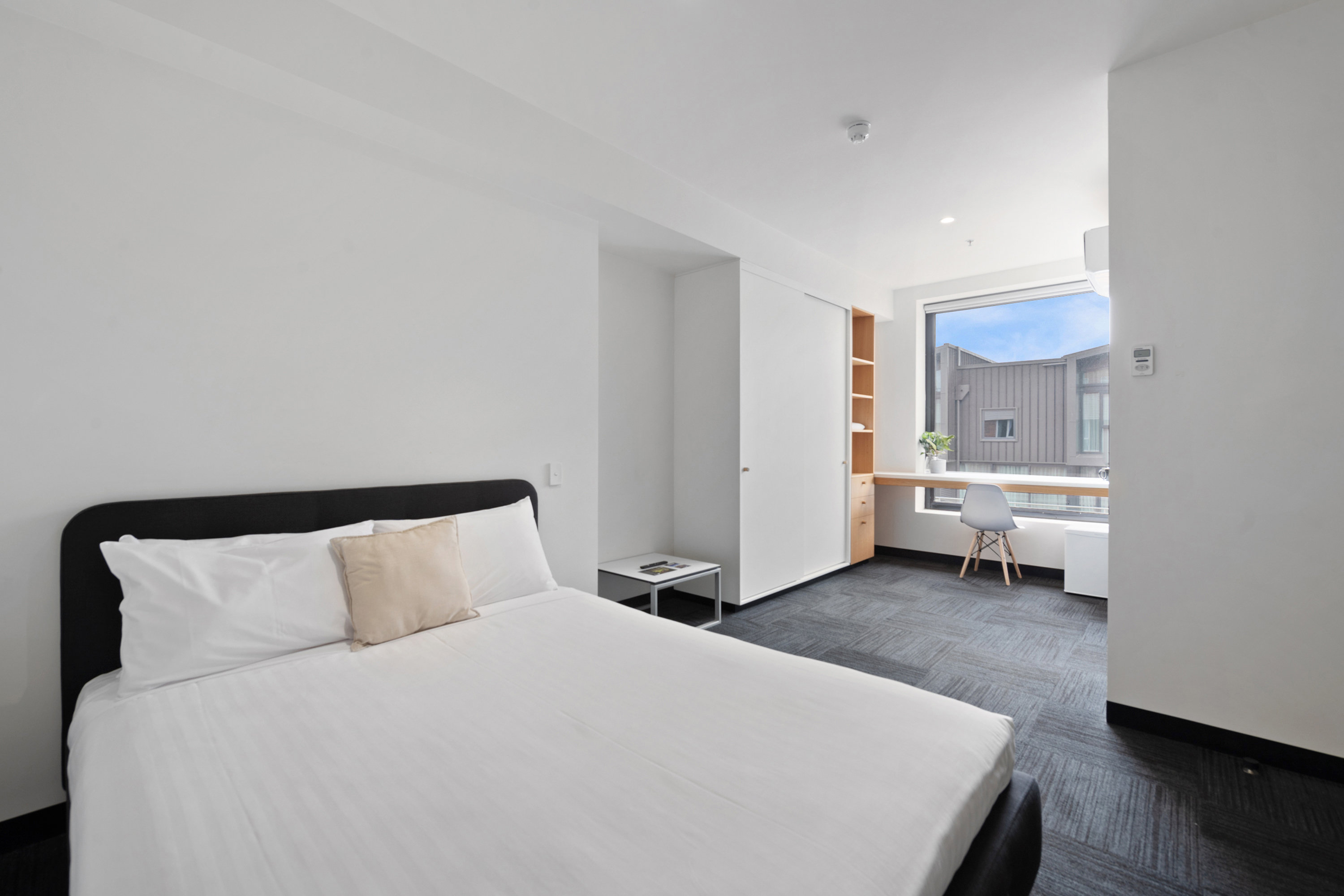 ALLURITY HOTEL-guestroom-Accessible Queen.jpg