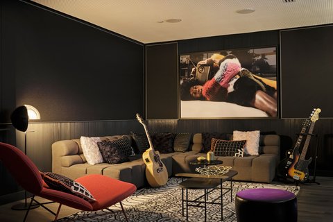 W BARCELONA - Photo 100