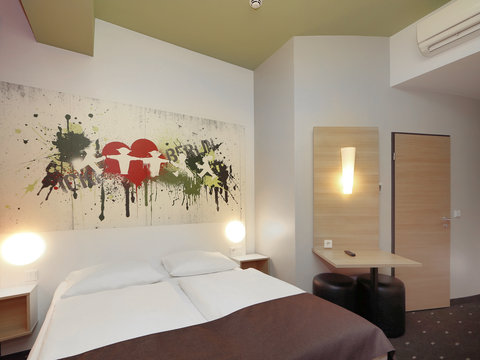 Hotel Berlin Potsdamer Platz Family Room