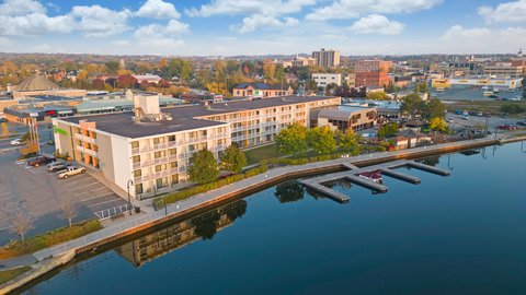 Fall into The Holiday Inn Peterborough Waterfront