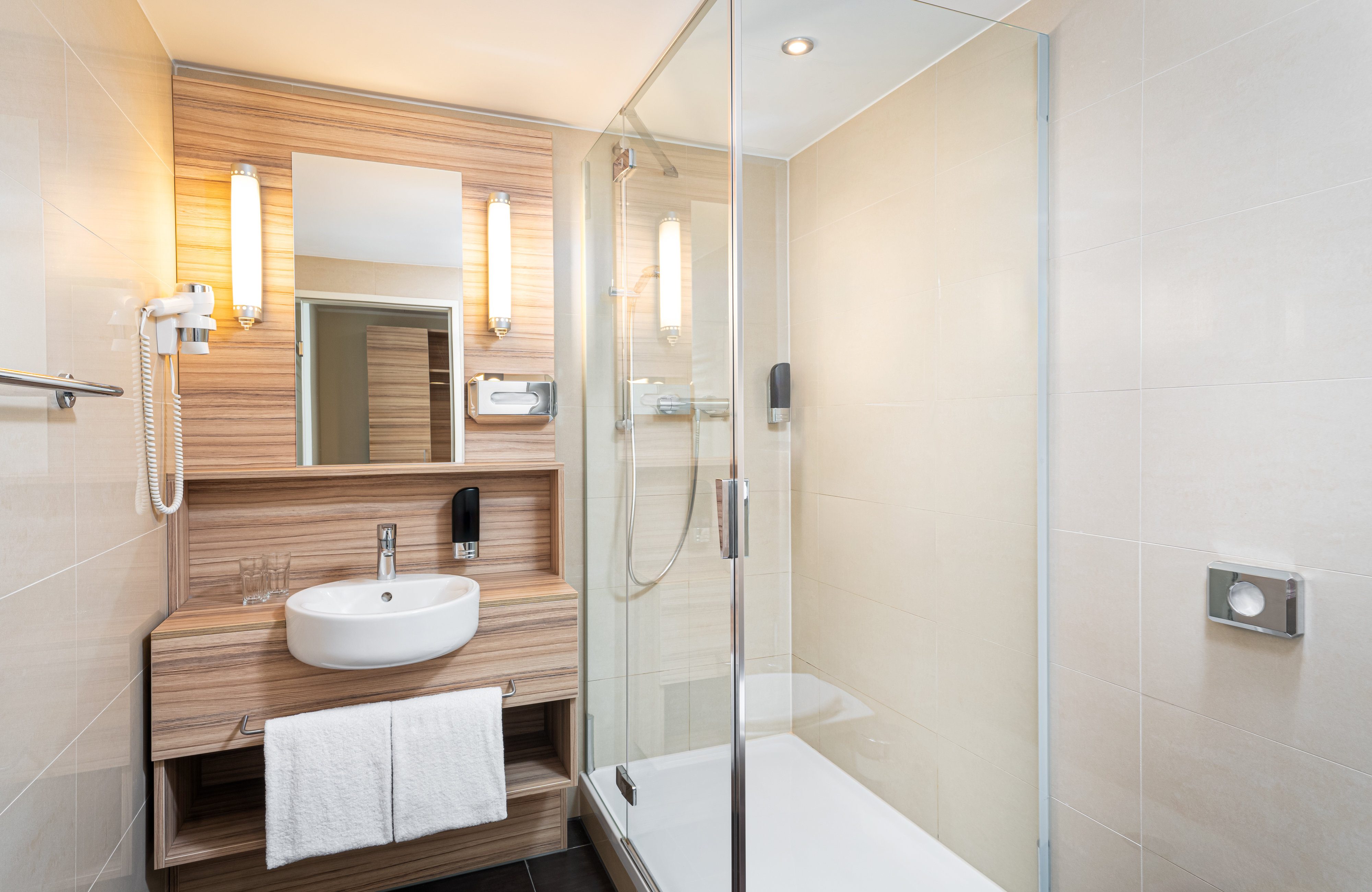 LEONARDO LINZ CITY CENTER-guestroom-Leonardo Boutique Hotel Linz City Center Room Bathroom.jpg