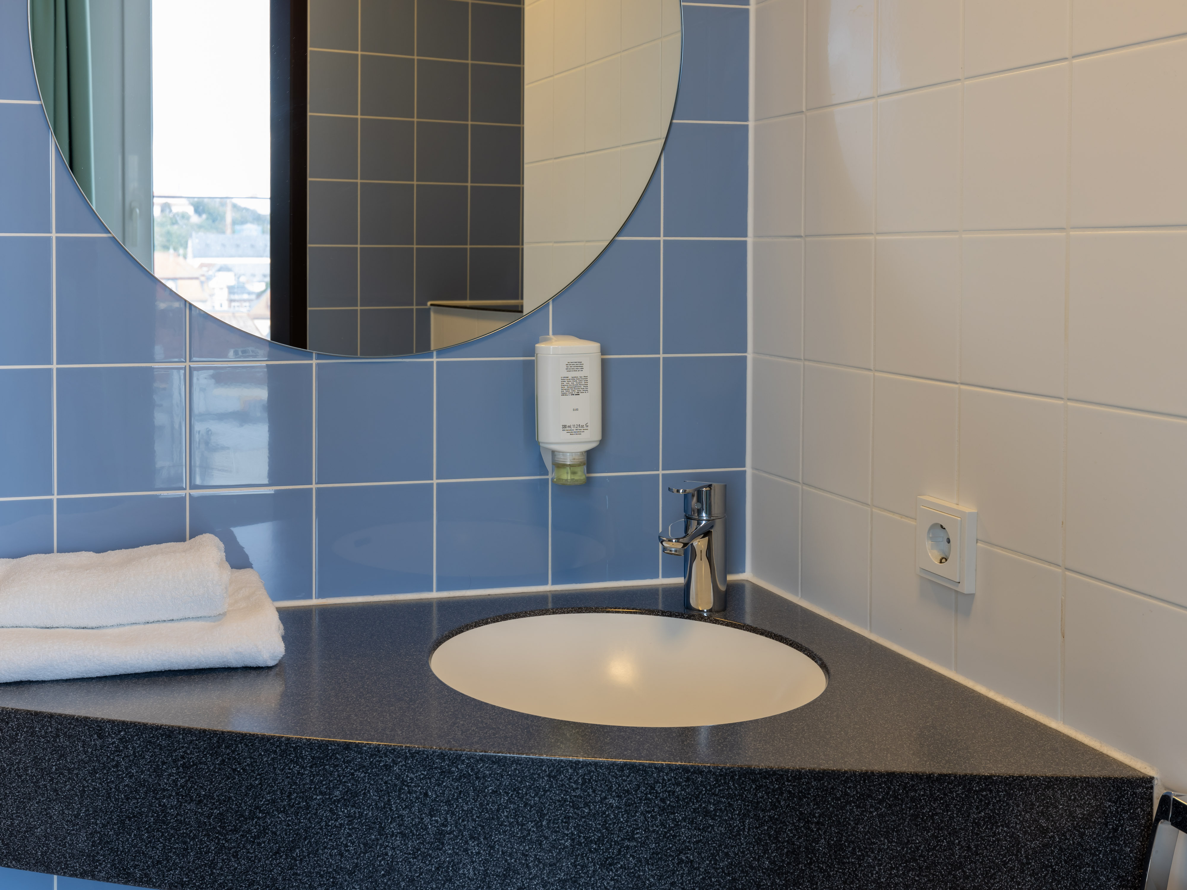 B&B HOTEL FULDA-guestroom-Hotel Fulda Bathroom.jpg