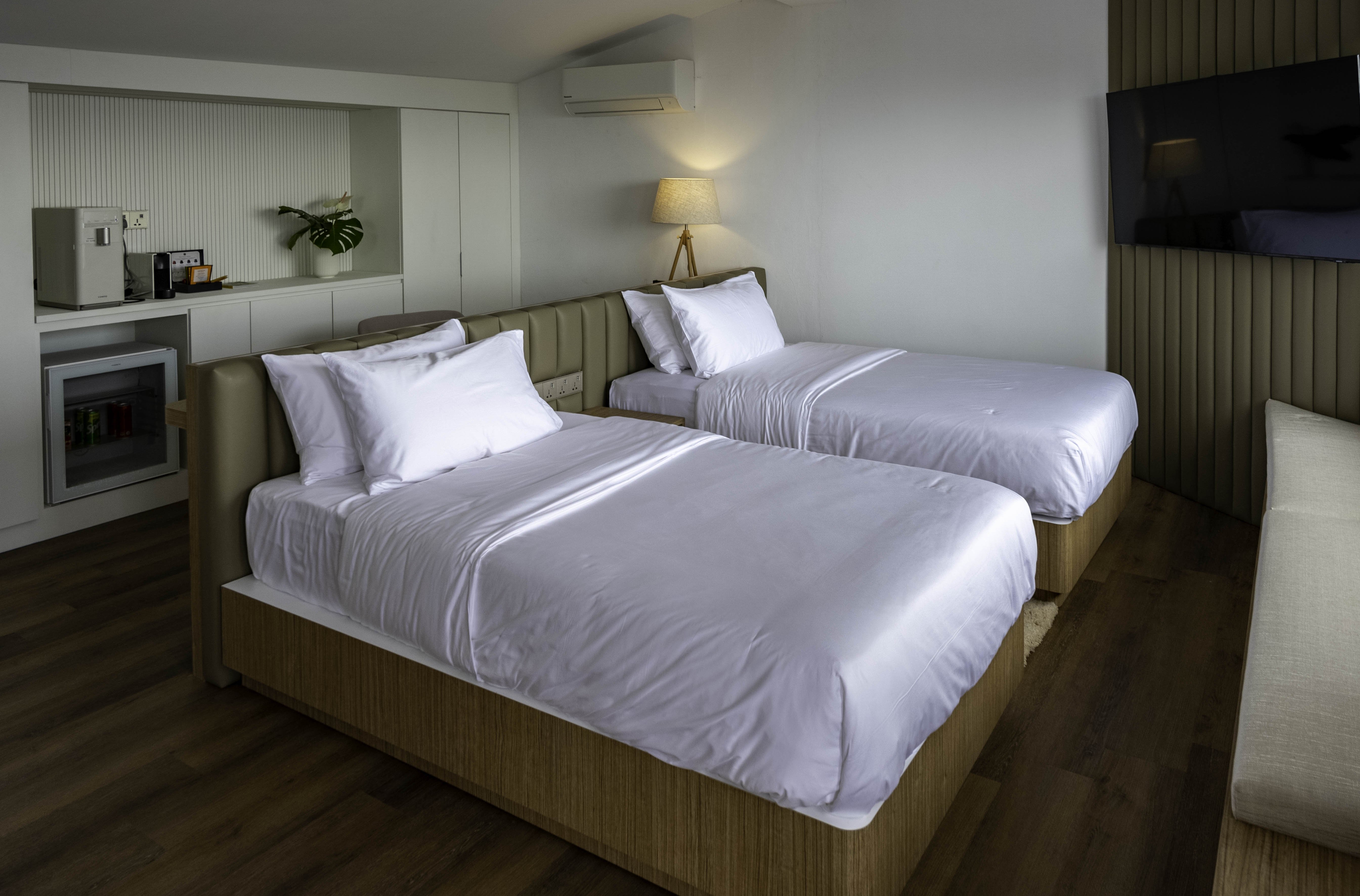 EYTHROPE BOUTIQUE VILLA-guestroom-Wispy Umbrella Orchid - Bedroom.jpg