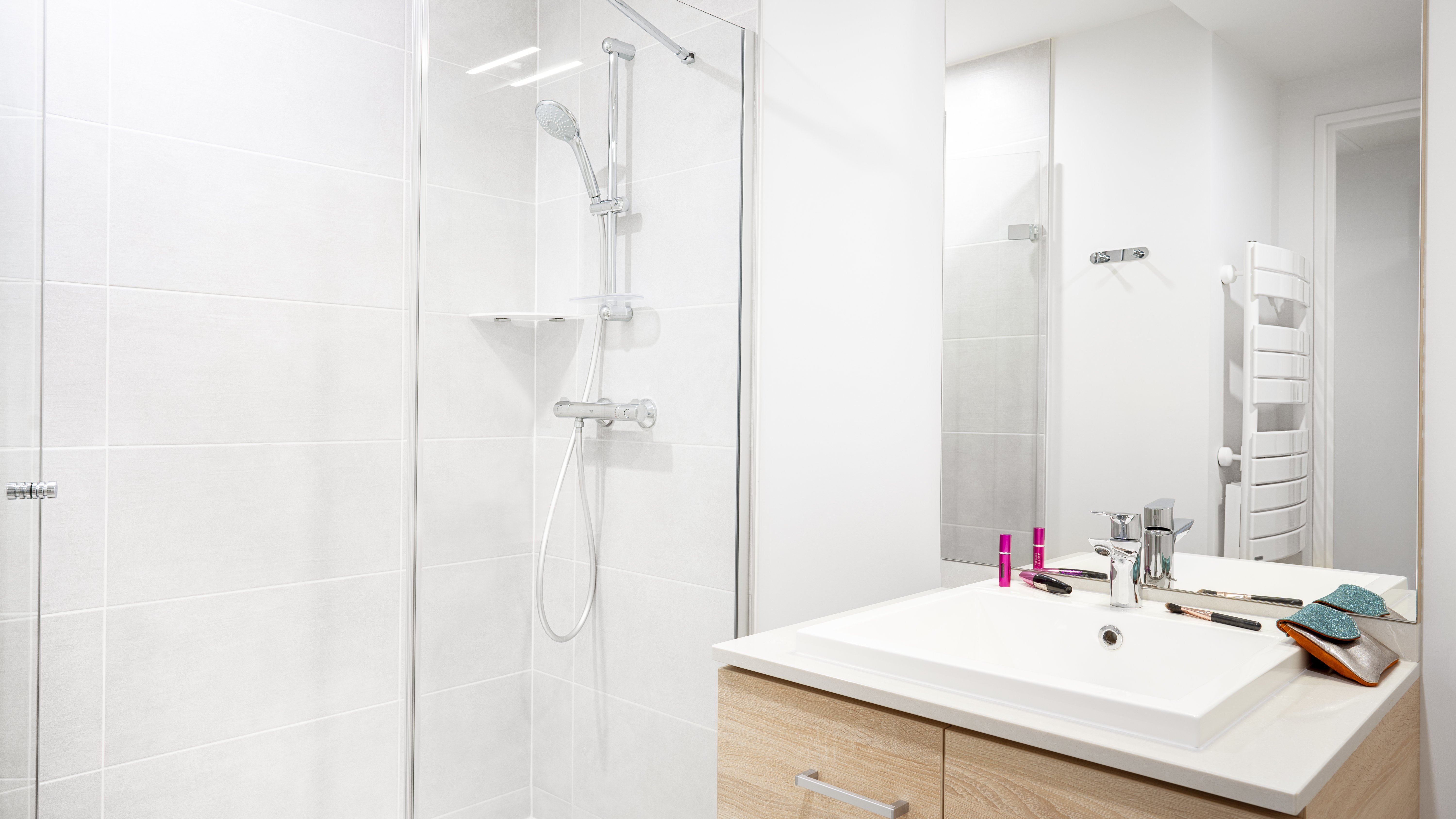RESIDHOME NICE AEROPORT-guestroom-Studio - Bathroom.jpg