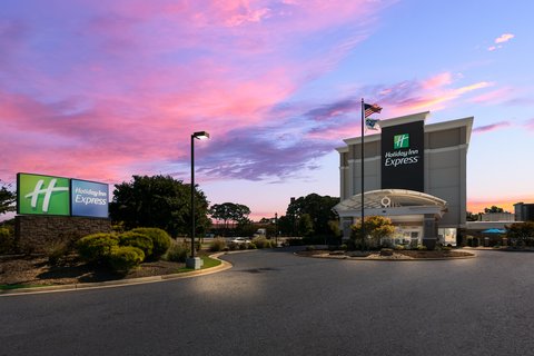 Welcome to your home away from home in Hampton, Virginia!