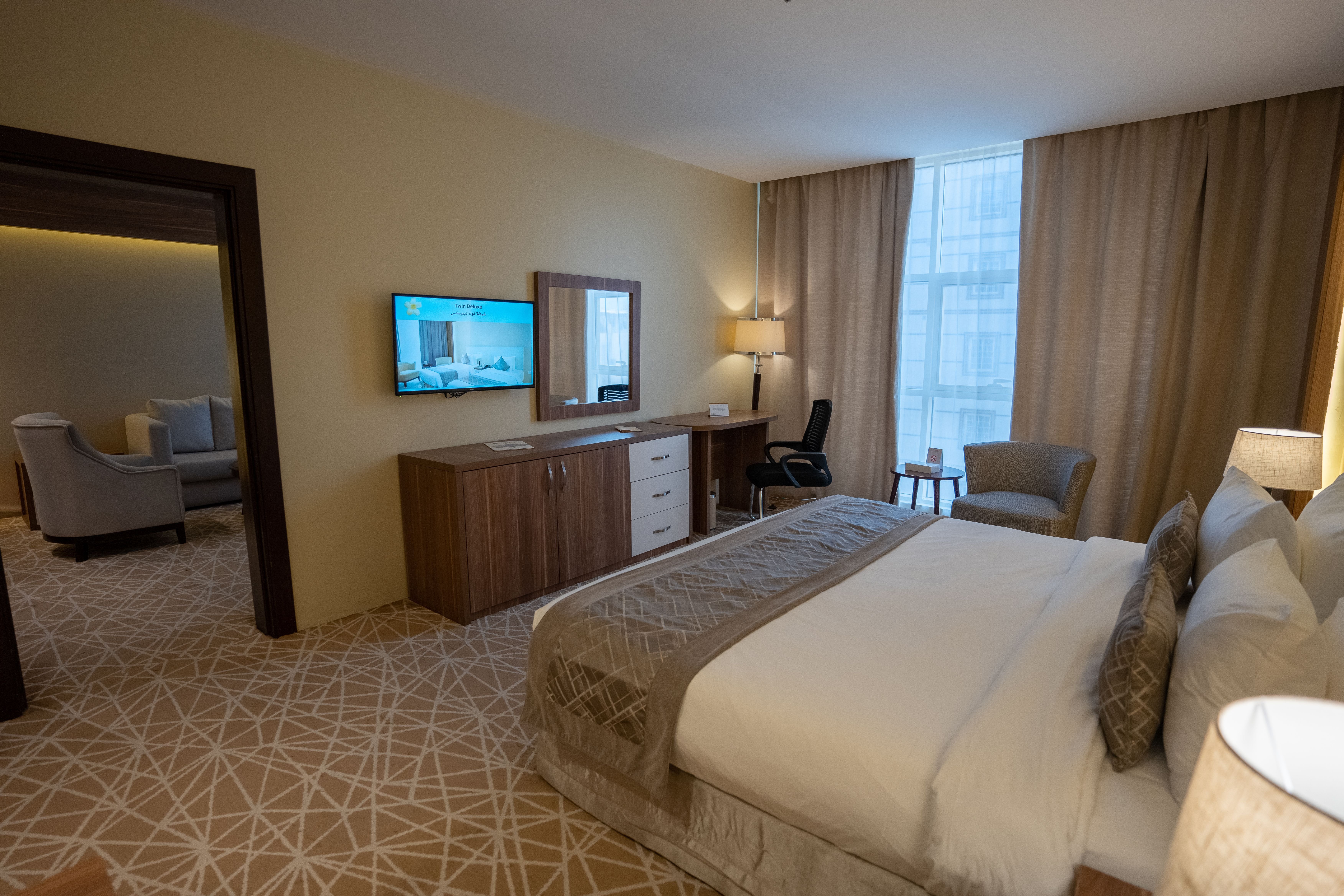 ROSEMOND AL-HAMRA JEDDAH-guestroom-Junior Suite - TOP Rosemond Al Hamra Hotel Jeddah.jpg