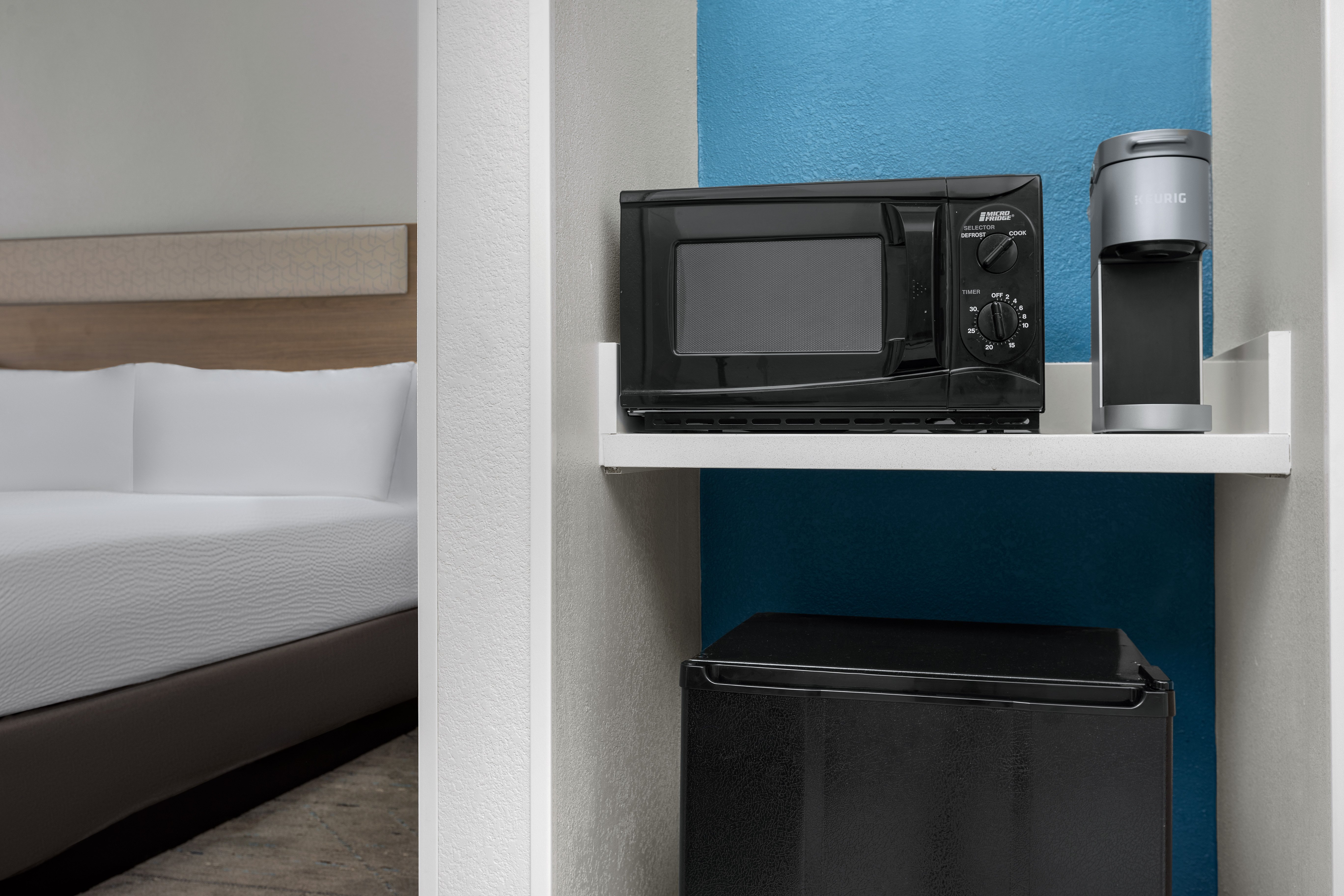 HOLIDAY INN EXP STES AIRPORT BY IHG, photo 3