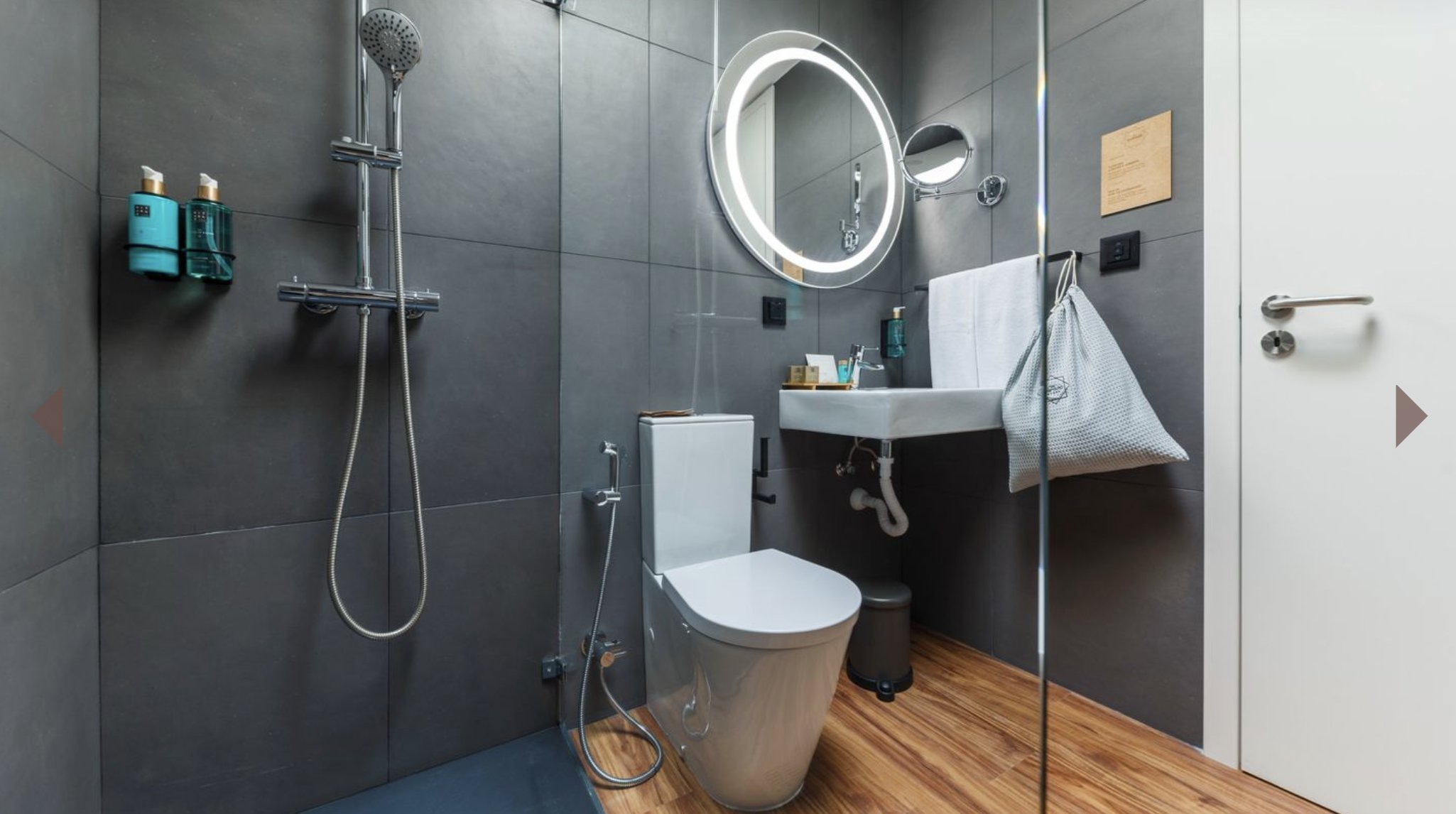 THE SHIPYARD ANGRA-guestroom-Studio Bathroom.jpg