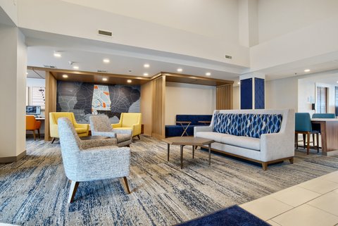 Holiday Inn Express & Suites Mobile I-65 Springhill sitting area