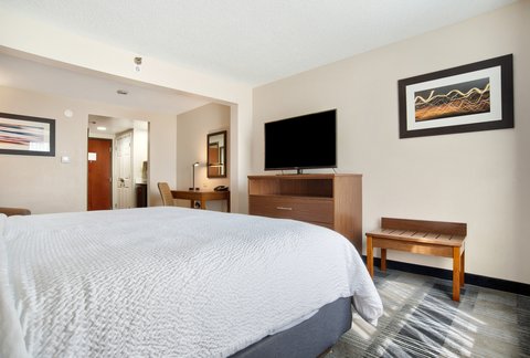 Wake up refreshed in this thoughtfully designed space.