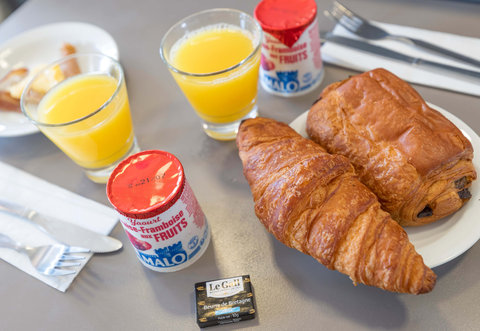 Hotel Orleans Breakfast Focus
