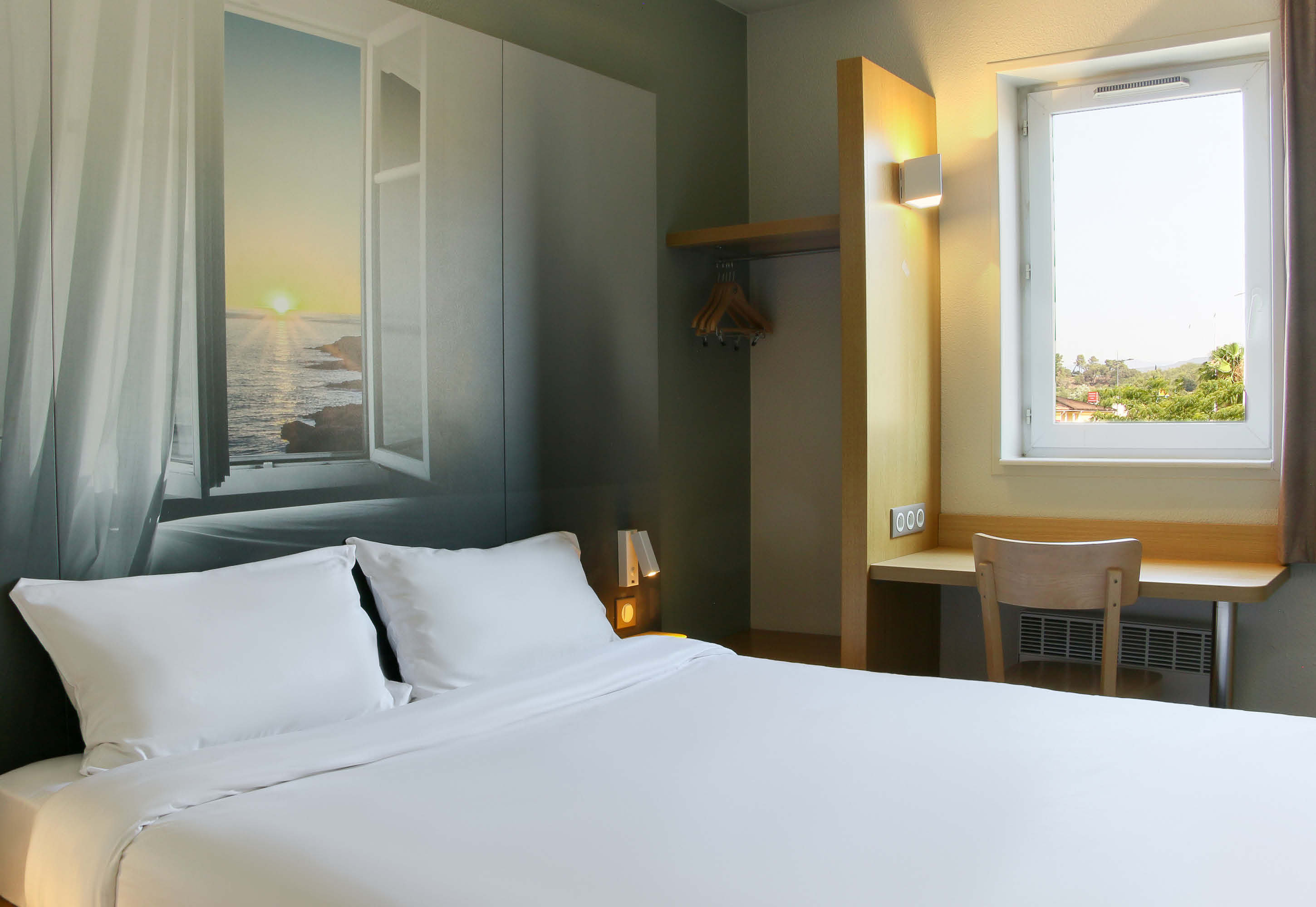 B&B HOTEL FREJUS ROQUEBRUNE ARGENS-guestroom-Hotel Frejus Roquebrune Double Room.jpg
