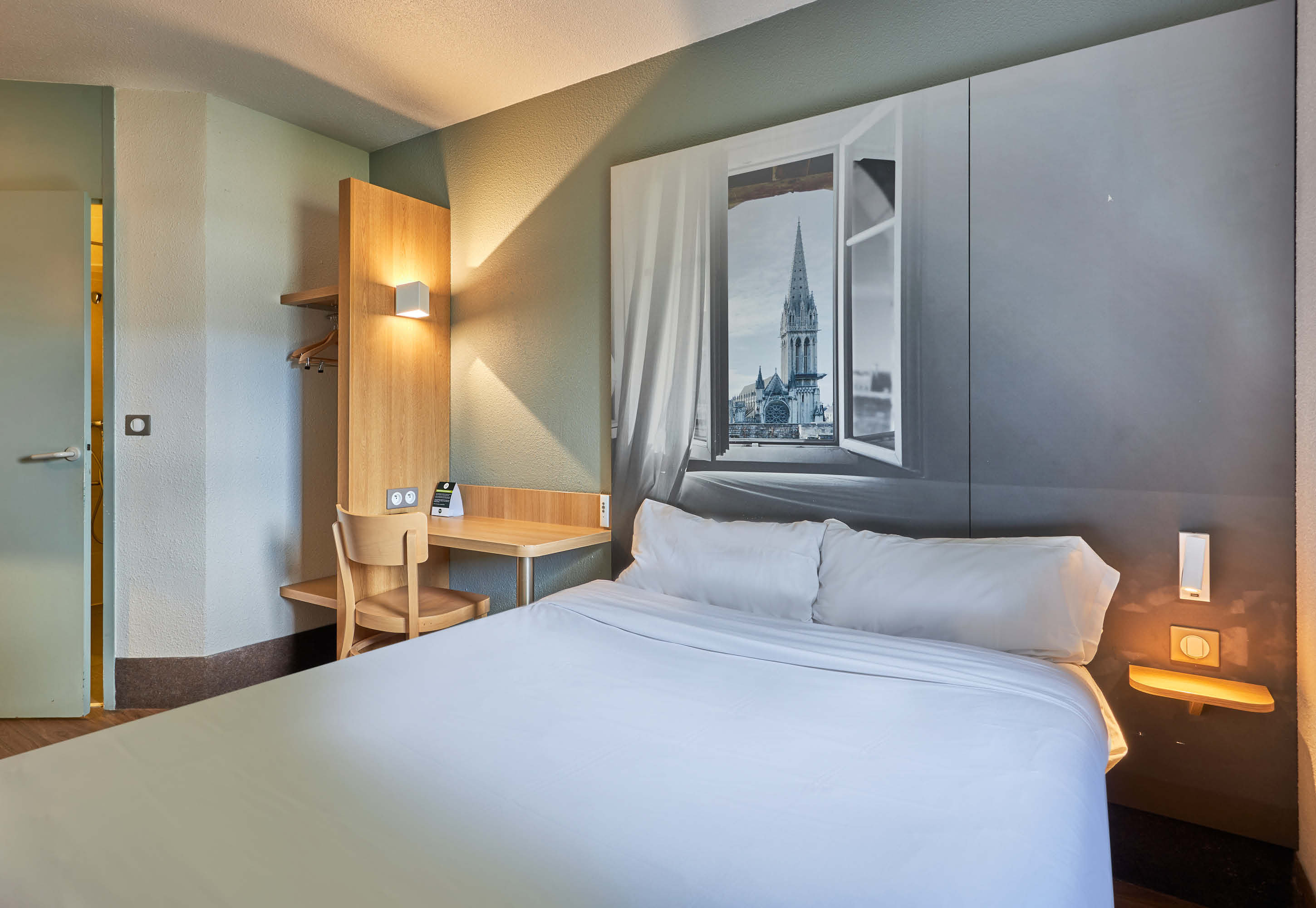 B&B HOTEL CAEN MEMORIAL - ST CONTES-guestroom-Hotel Caen Memorial Double Room.jpg