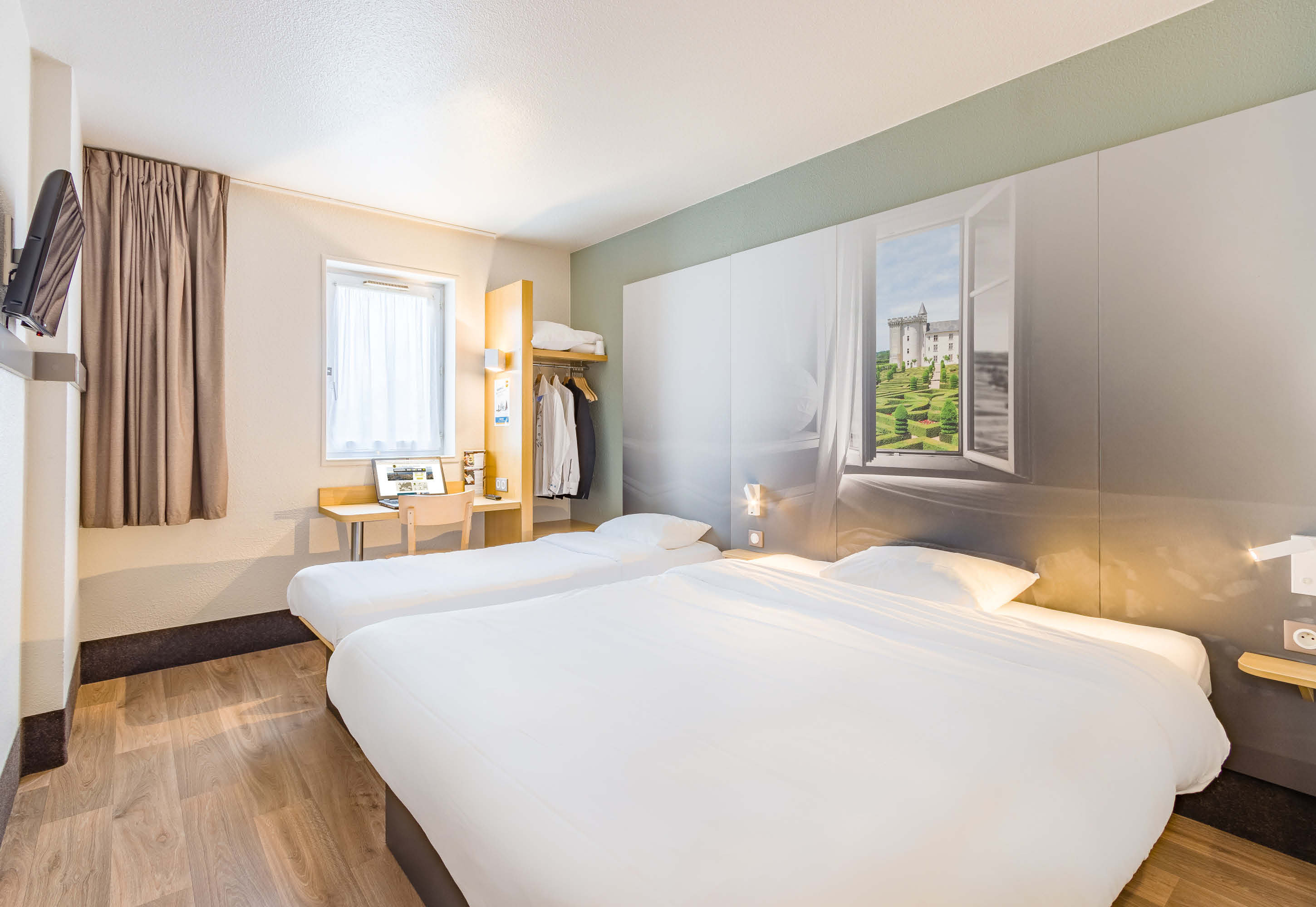 B&B HOTEL TOURS NORD 2 LA PETITE AR-guestroom-Hotel Tours Nord Triple Room.jpg