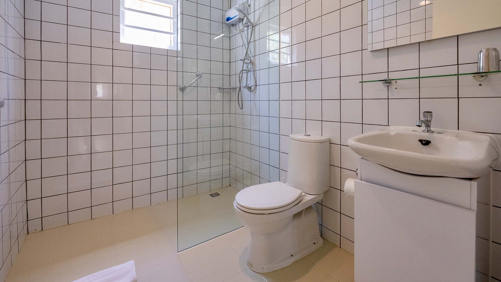 DREAM OF THE GREEN FLAMINGO-guestroom-Studio Bungalow Bathroom.jpg
