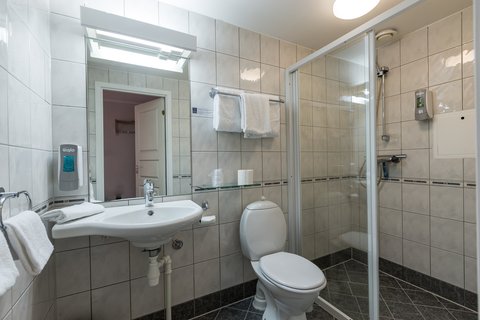 Bathroom Triple Room First Hotel Viking Tromso