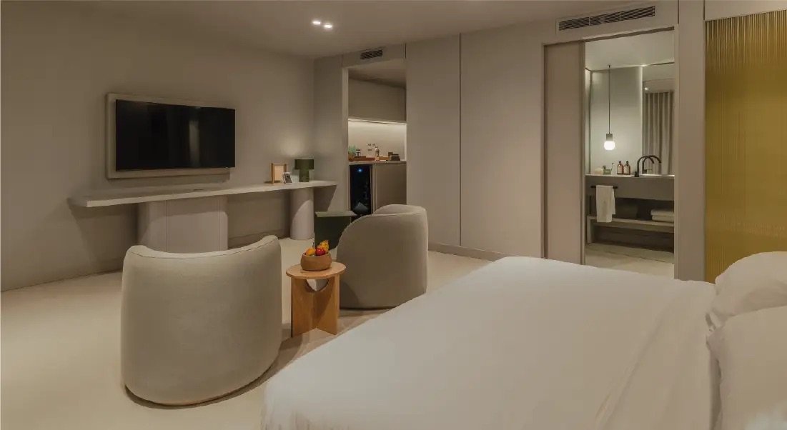 WAKE BIOHOTEL-guestroom-Junior Suite With Living Room.jpg