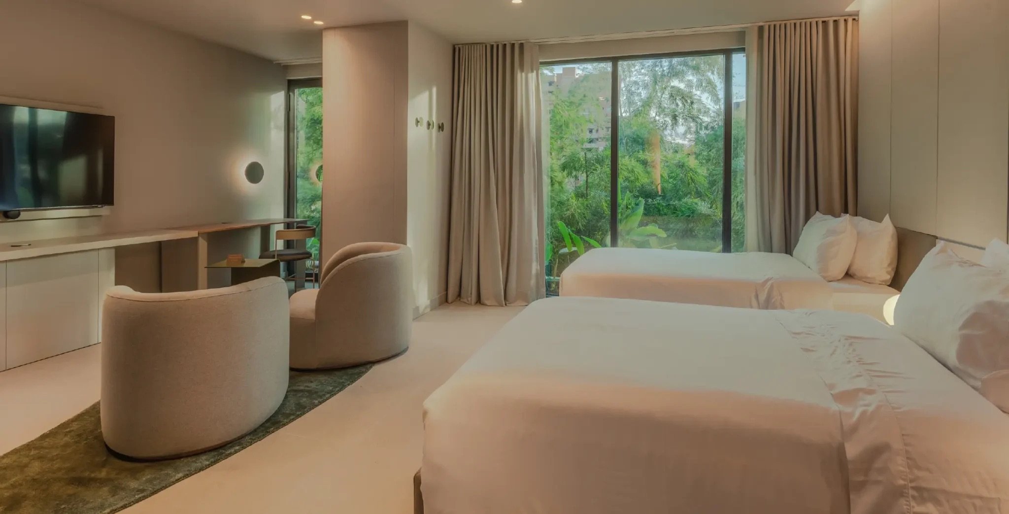 WAKE BIOHOTEL-guestroom-Junior Twin.jpg