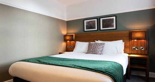 The Oatlands Chaser-guestroom-The Oatlands Chaser Double.jpg
