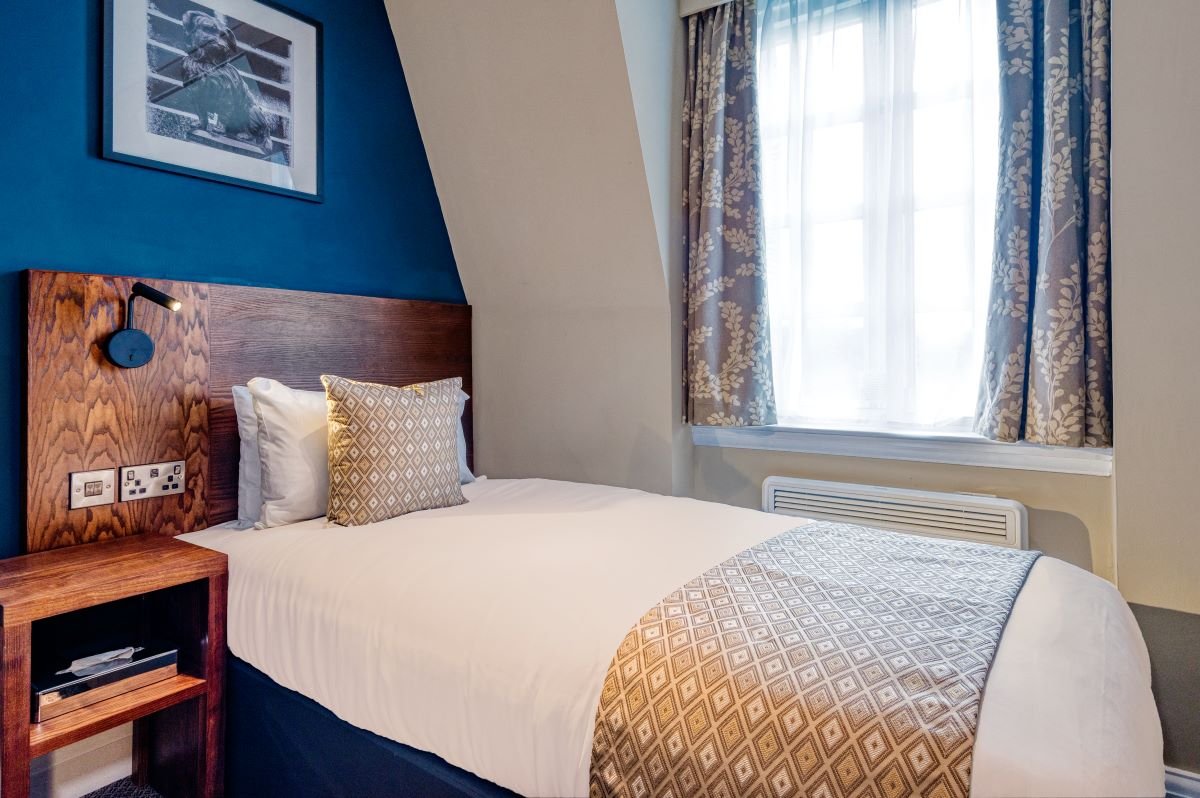 Edinburgh West by IKC-guestroom-Toby Carvery Edinburgh West Single Room.jpg