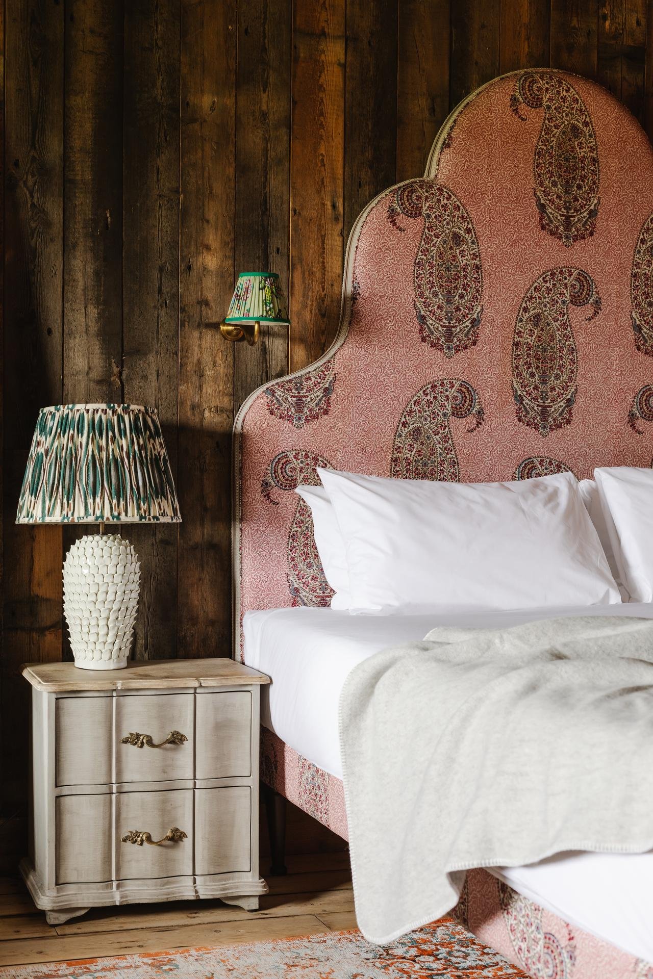 Glasson Lakehouse-guestroom-PK SUITE BED.jpg