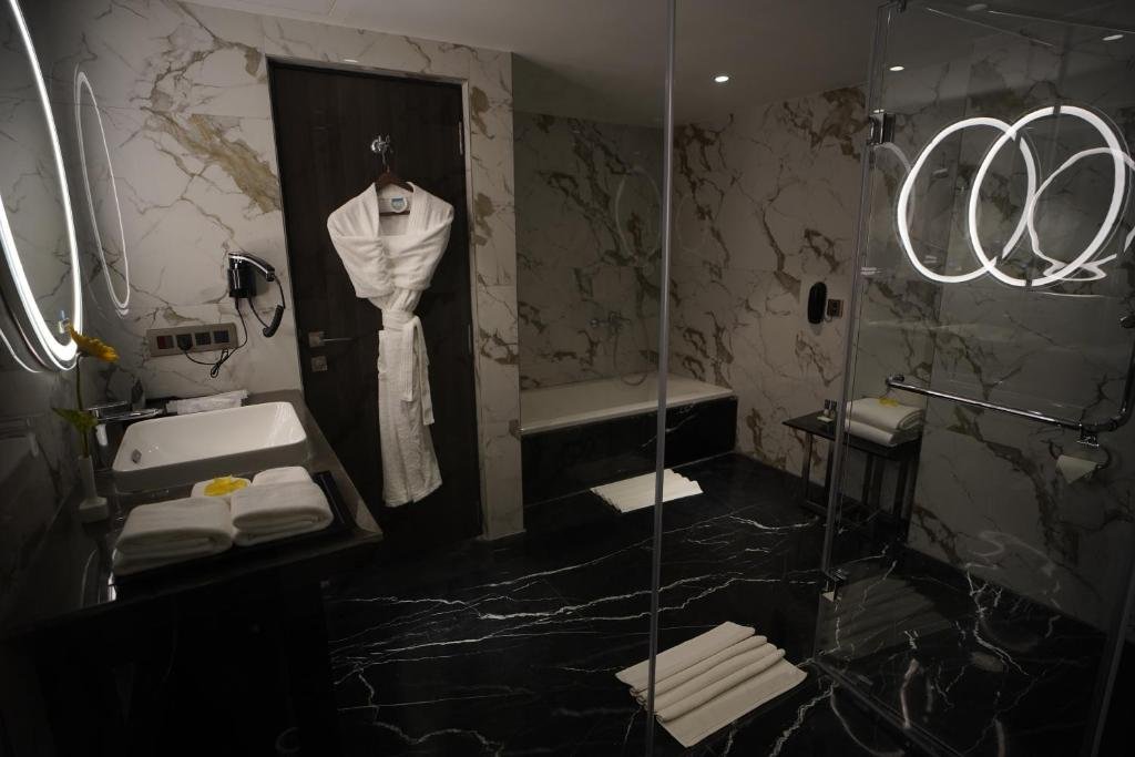 HOTEL SOOT-guestroom-Hotel Soot Premium Suite Bathroom.jpg