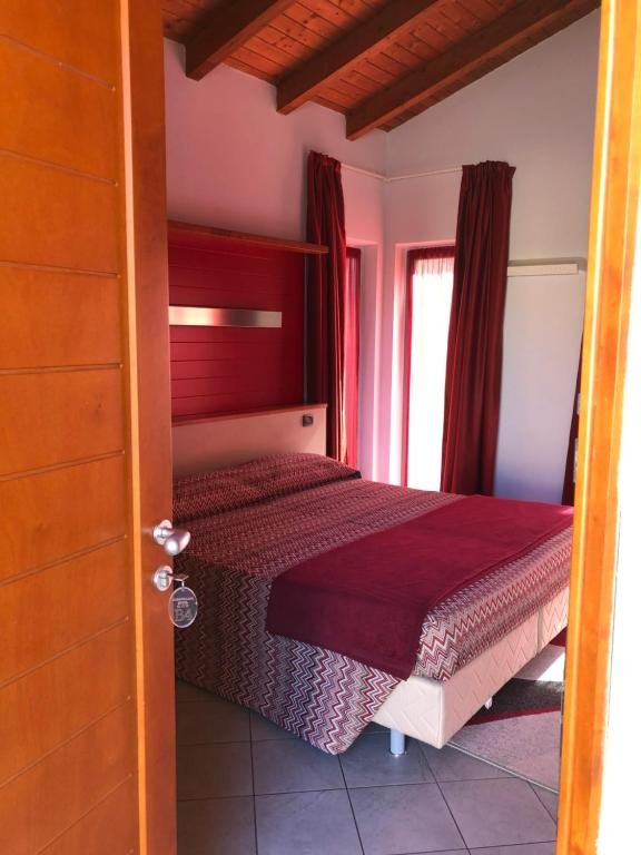 ALBA VILLAGE HOTEL-guestroom-Guest room.jpg