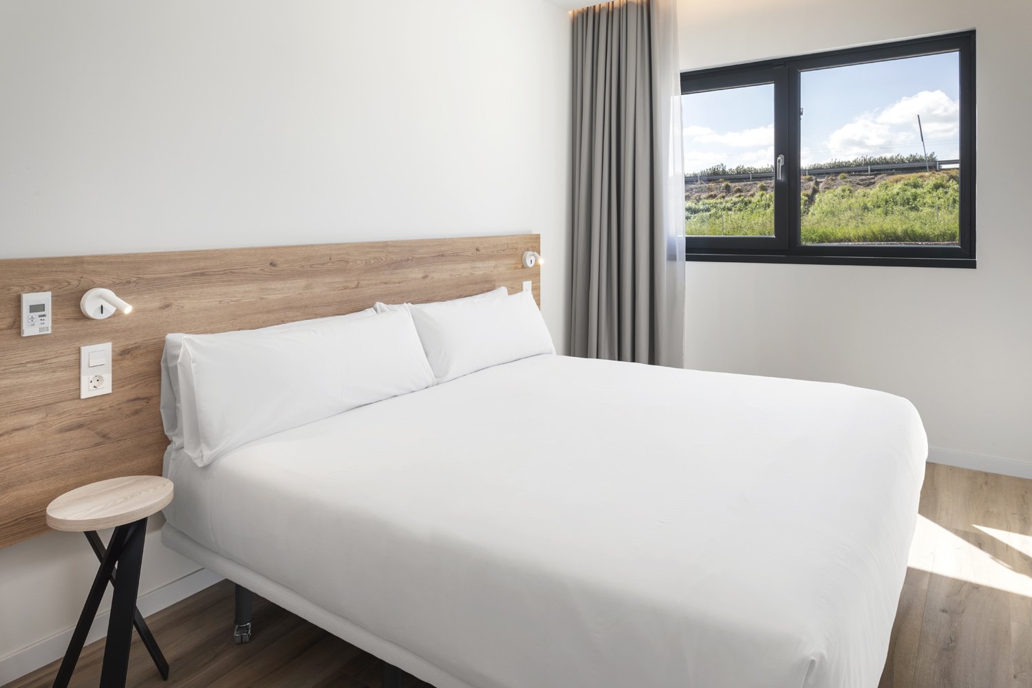 B&B HOTEL ECIJA-guestroom-Guest Room.jpg