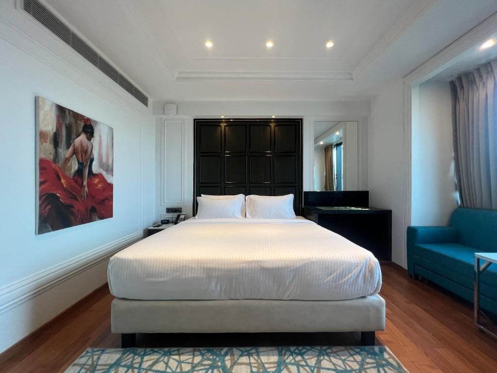 HOTEL SOOT-guestroom-Hotel Soot Executive Room.jpg