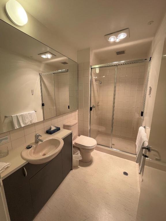 PANORAMA RETREAT AND RESORT-guestroom-Superior King Bathroom.jpg