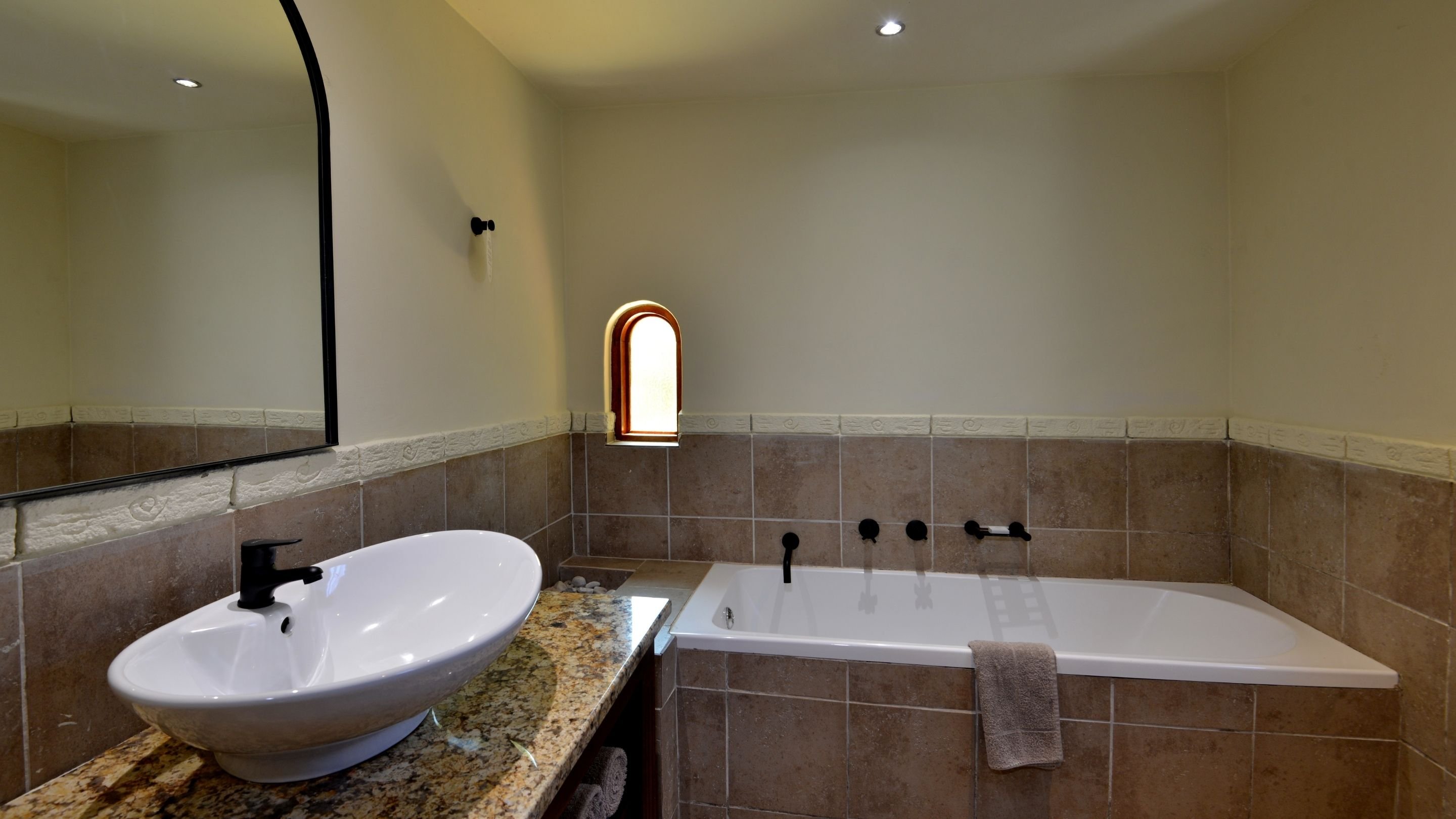 ANEW Resort Hazyview Kruger Pa-guestroom-Hazyview Deluxe Suite Bathroom.jpg