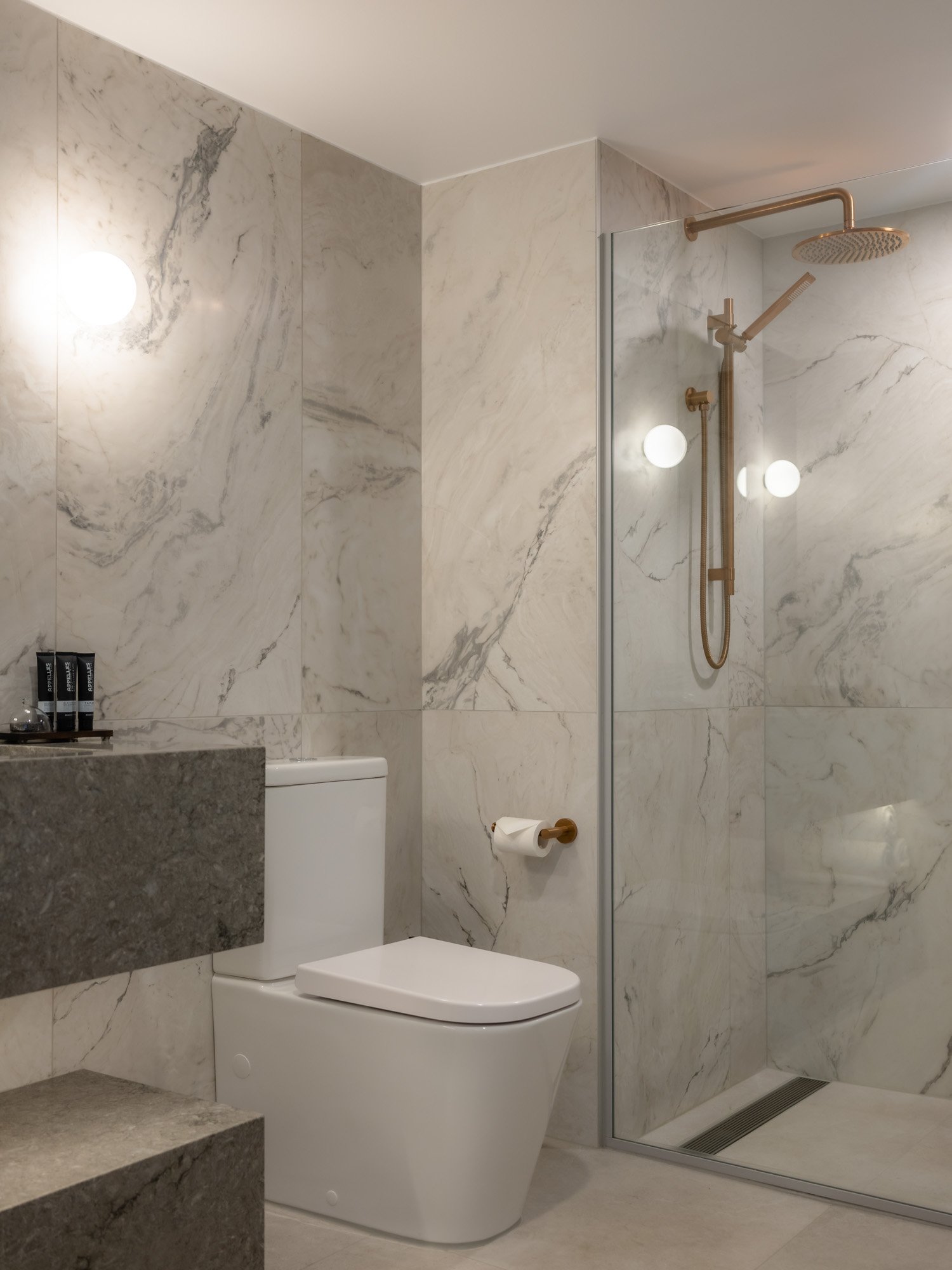 SALAMANCA SUITES-guestroom-Bathroom.jpg