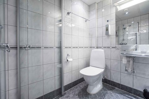 Bathroom Double Room