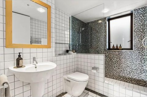 Sheawater Bathroomm