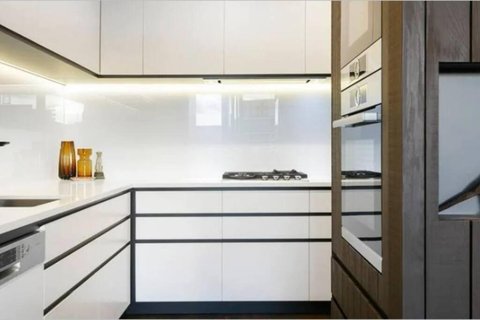 Pacific Apt Full Kitchen