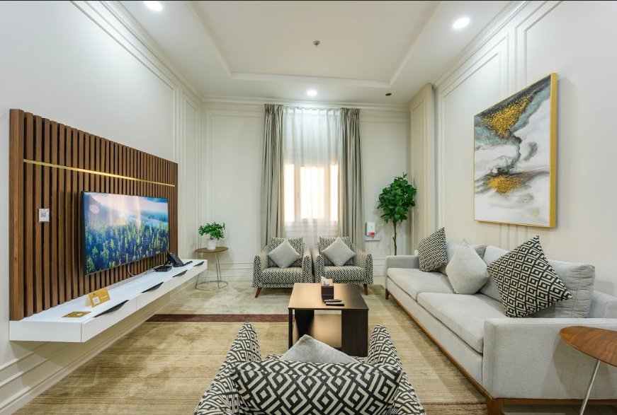 Abraj Inn Royal Hotel-guestroom-King Suite Living Room.jpg