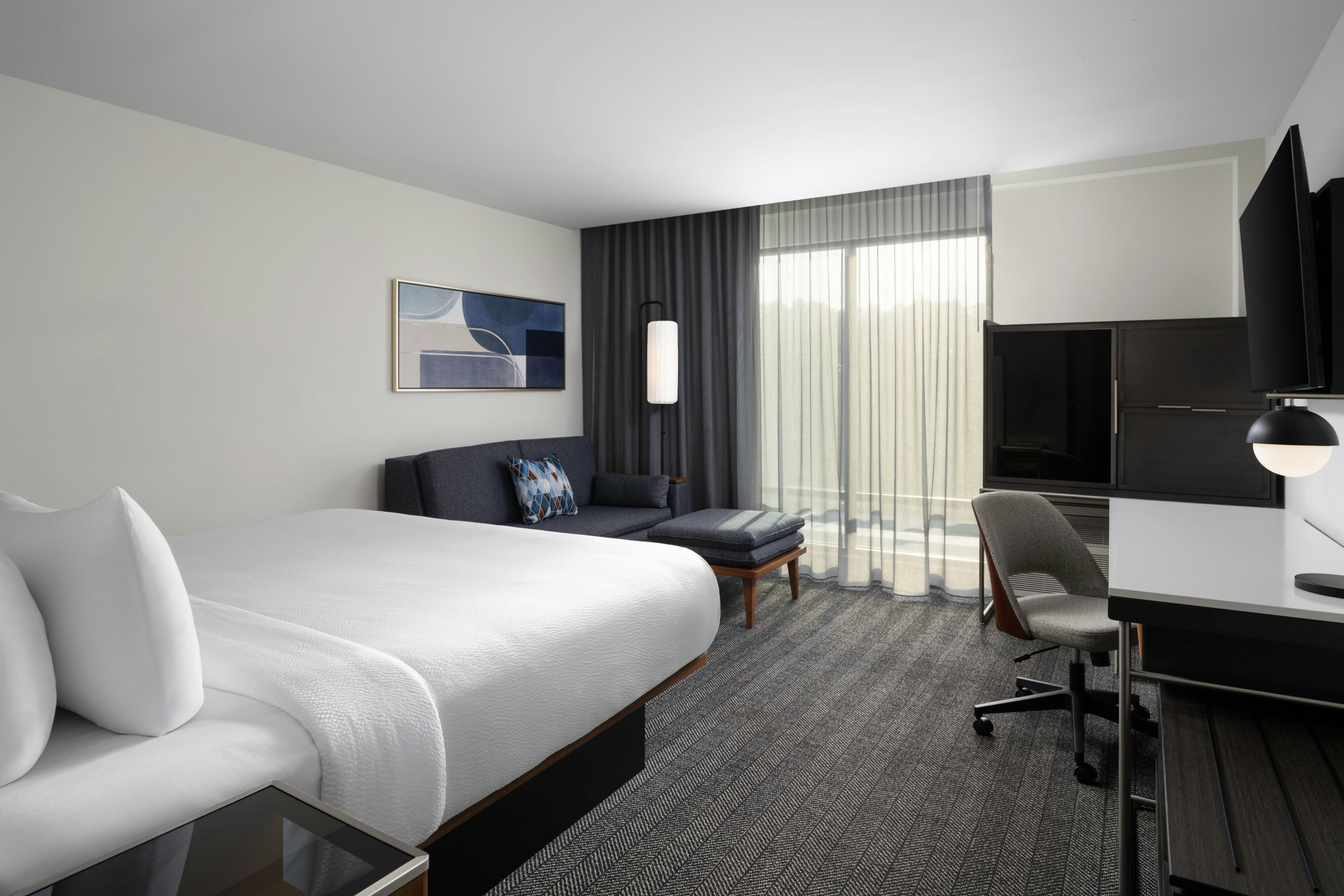 Courtyard by Marriott Lake City-guestroom-King Single.jpg