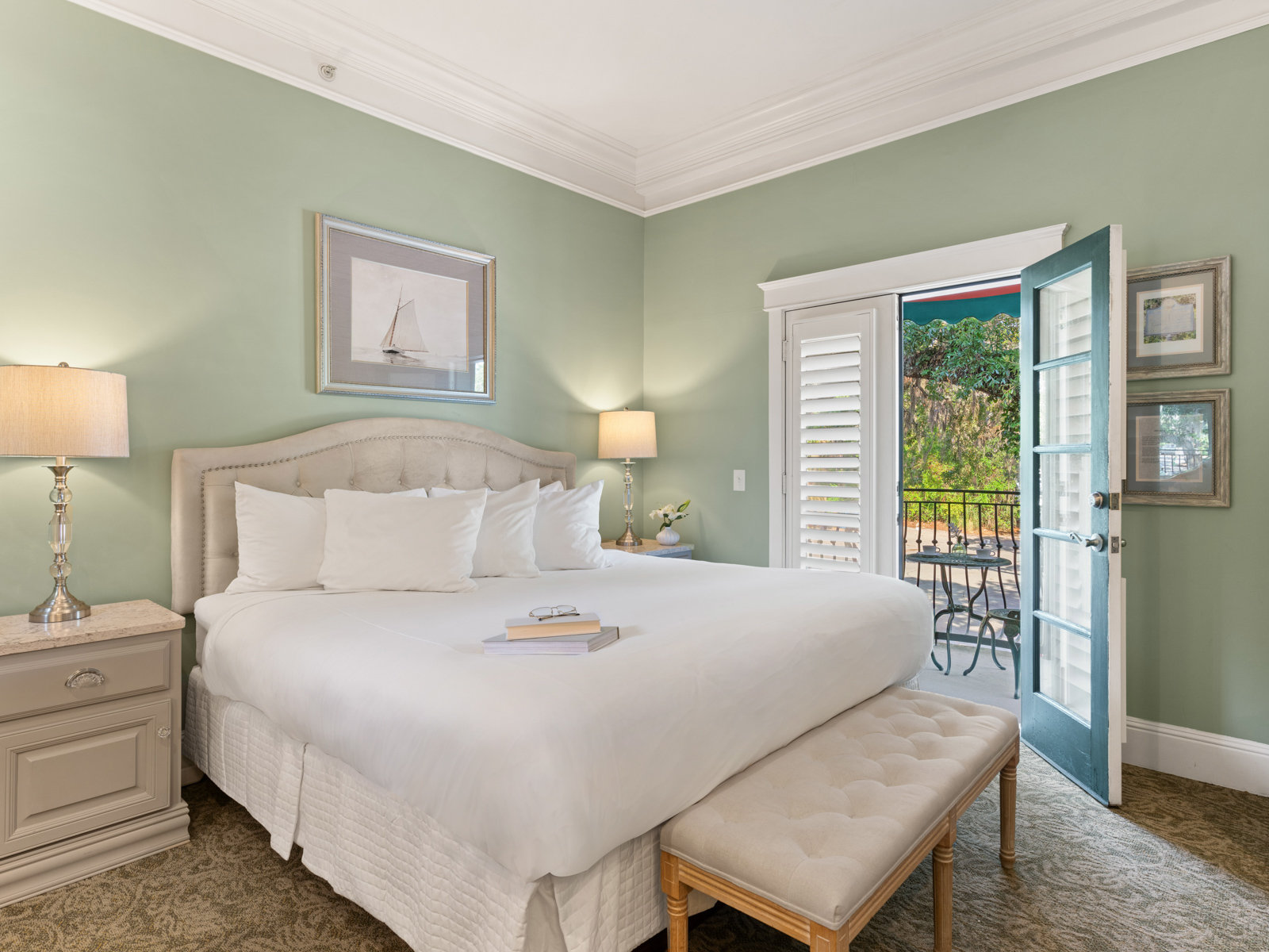 VILLAGE INN AND PUB-guestroom-VSS Rooms King Junior Suite Synexis Px.jpg