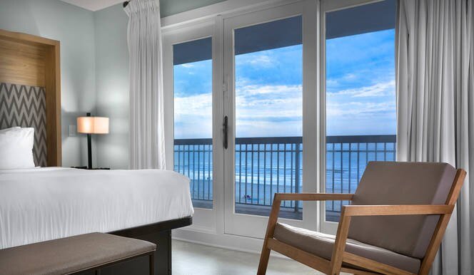 SEASIDE INN-guestroom-OFKING.jpg