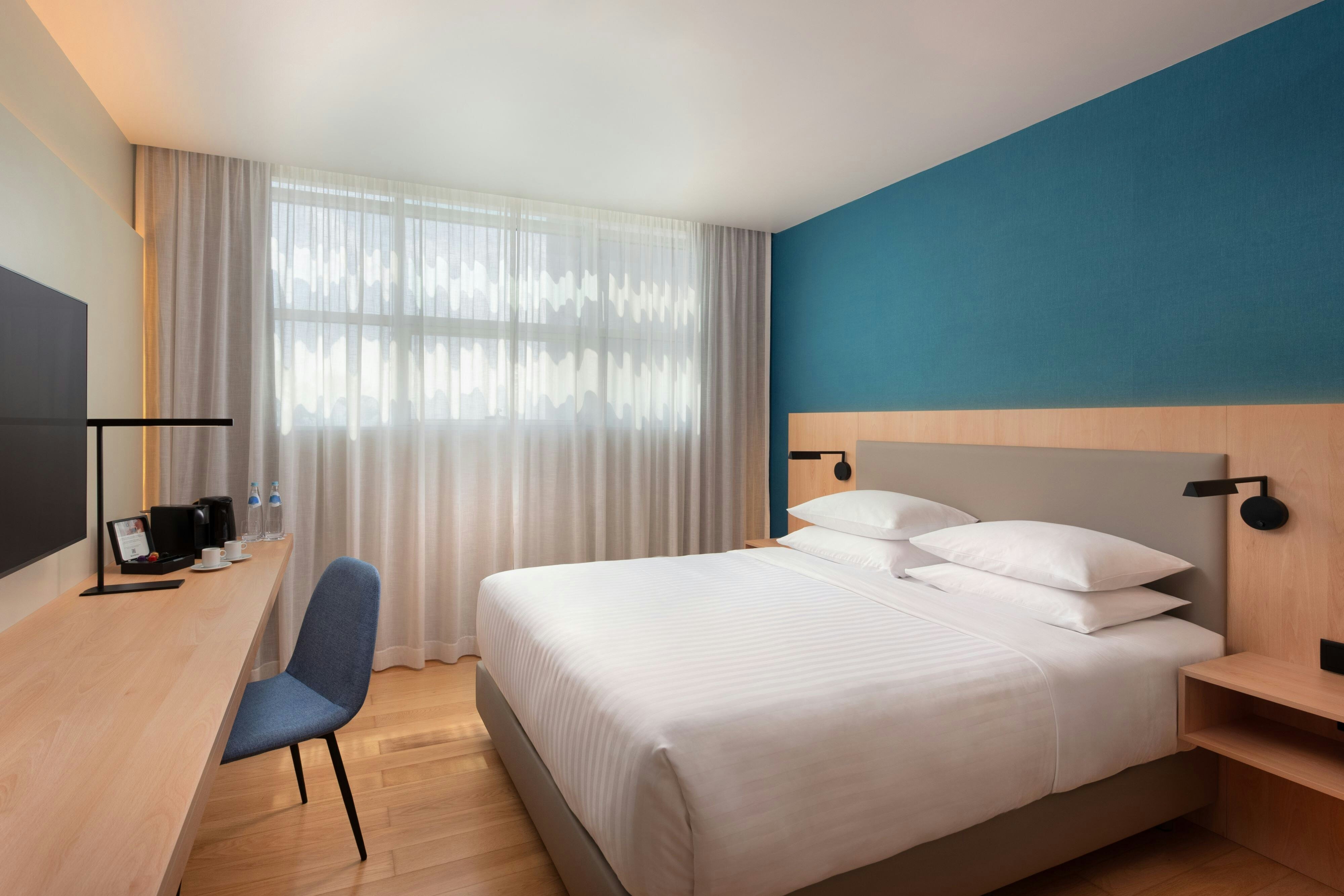 Delta Hotels by Marriott Azores-guestroom-Comfort Room 1 King.jpg