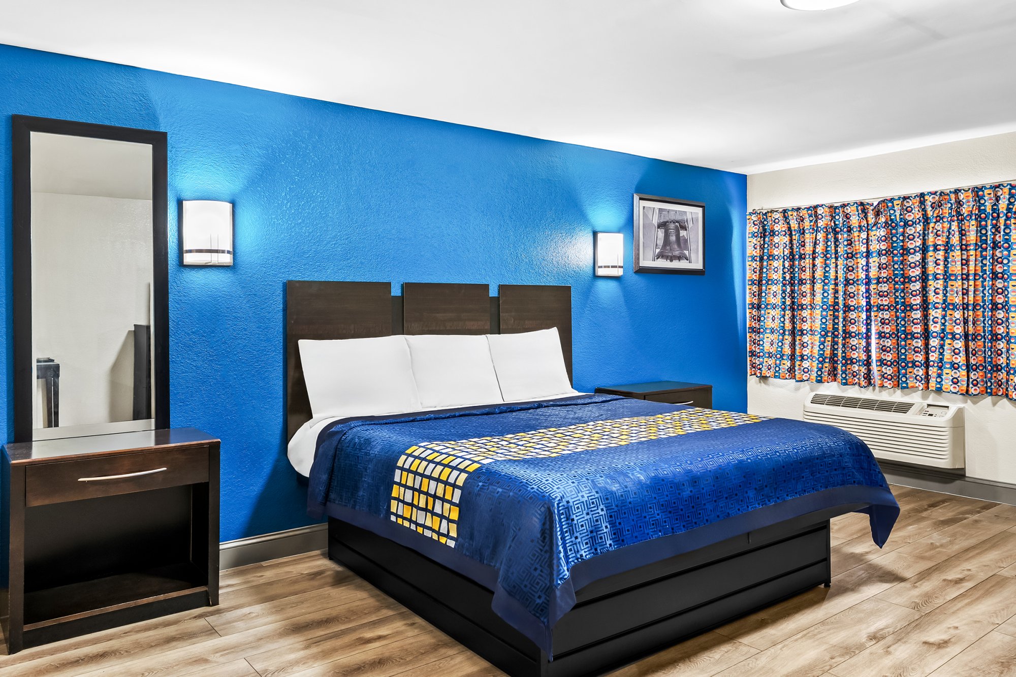 RED CARPET INN AND SUITES-guestroom-RNJBL King Kitchenette.jpg