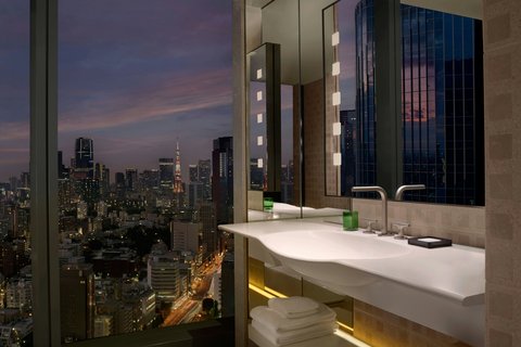 JW MARRIOTT HOTEL TOKYO - Photo 18