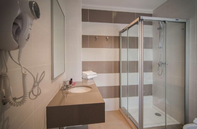SH Javea-guestroom-Bathroom.jpg